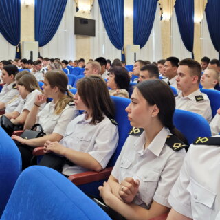 После среднего только высшее